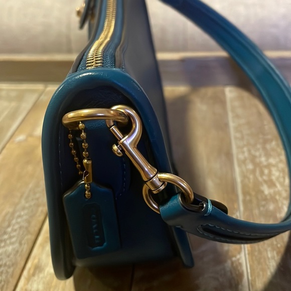 COPY - NWOT Coach Swinger 20 deep turquoise - Picture 5 of 9